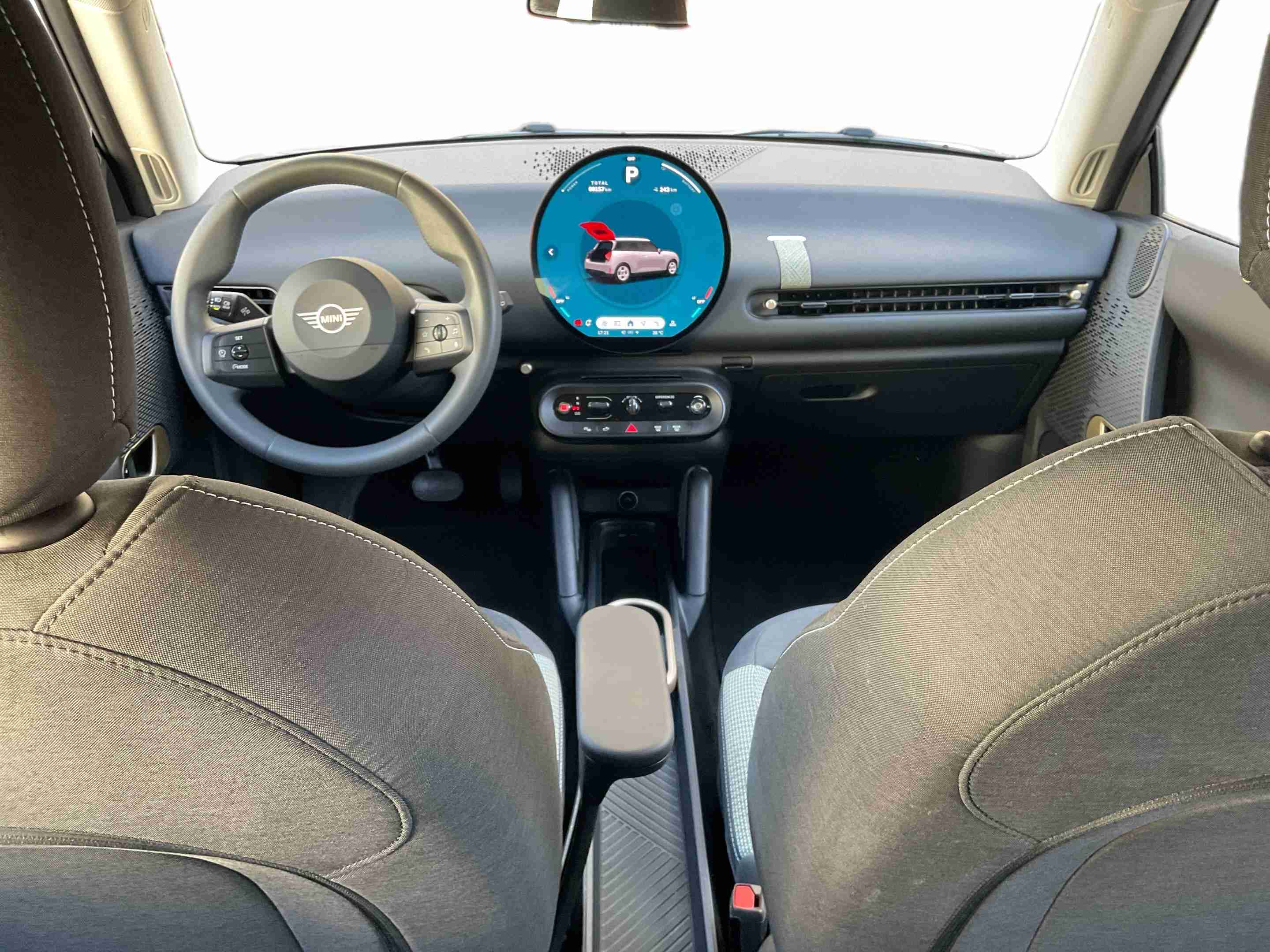 MINI Mini Mini Cooper E Essential XS — fotografia 9