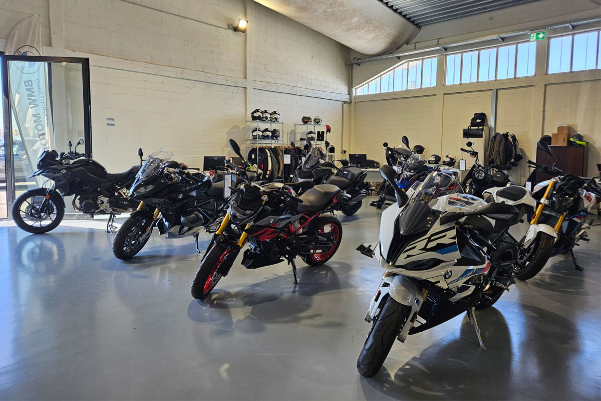 Santogal Bmw Motorrad Seixal Stand 2