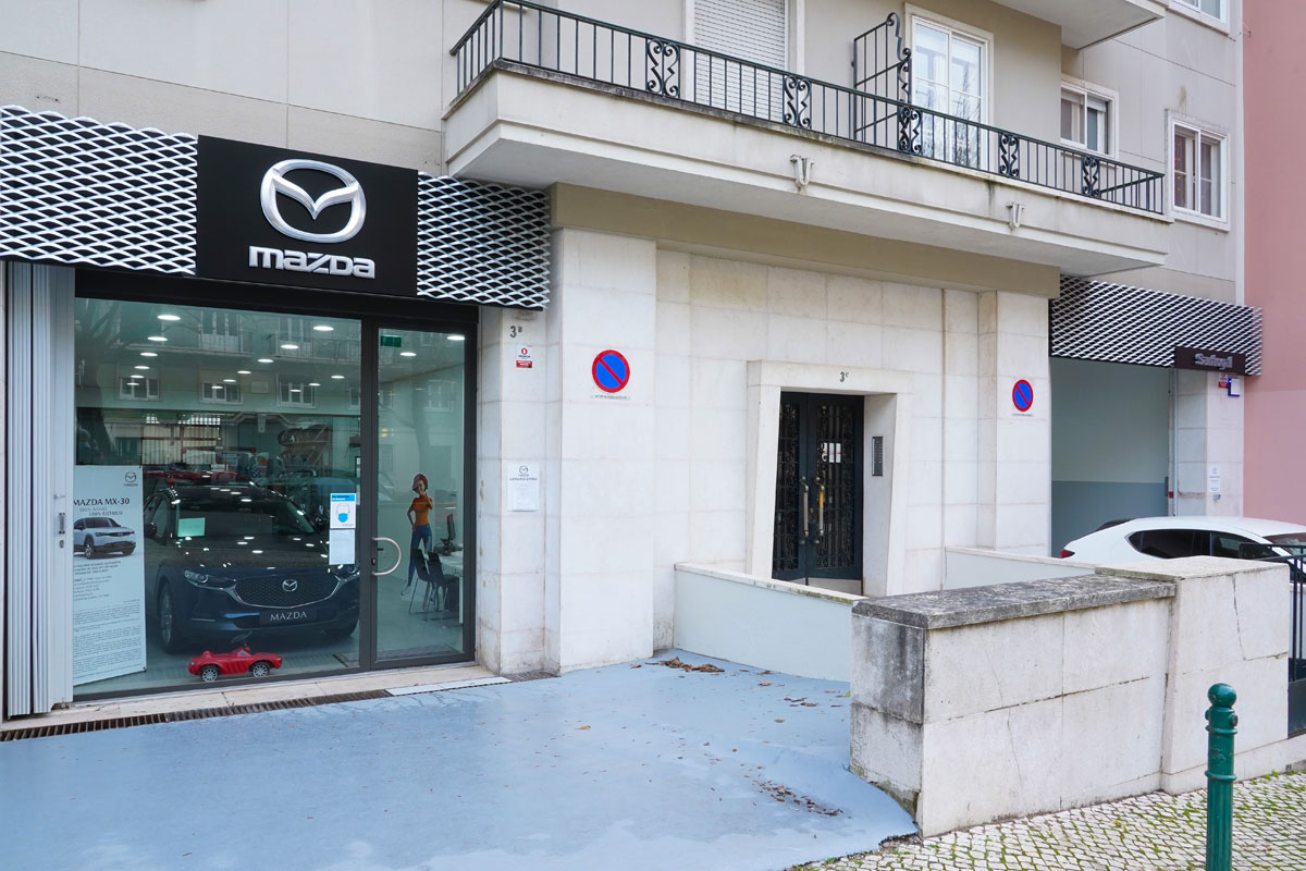 Santogal Mazda Lisboa Stand 1