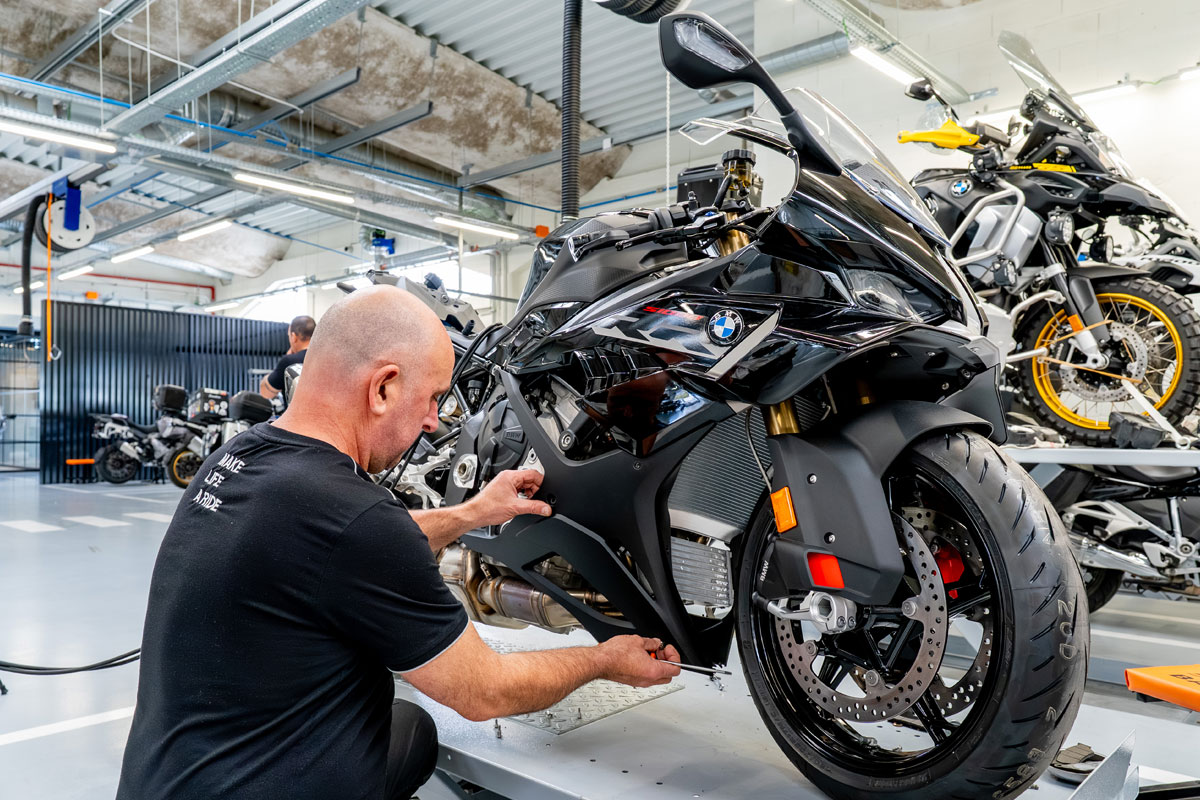 Santogal Bmw Motorrad Seixal Oficina 3 (1)