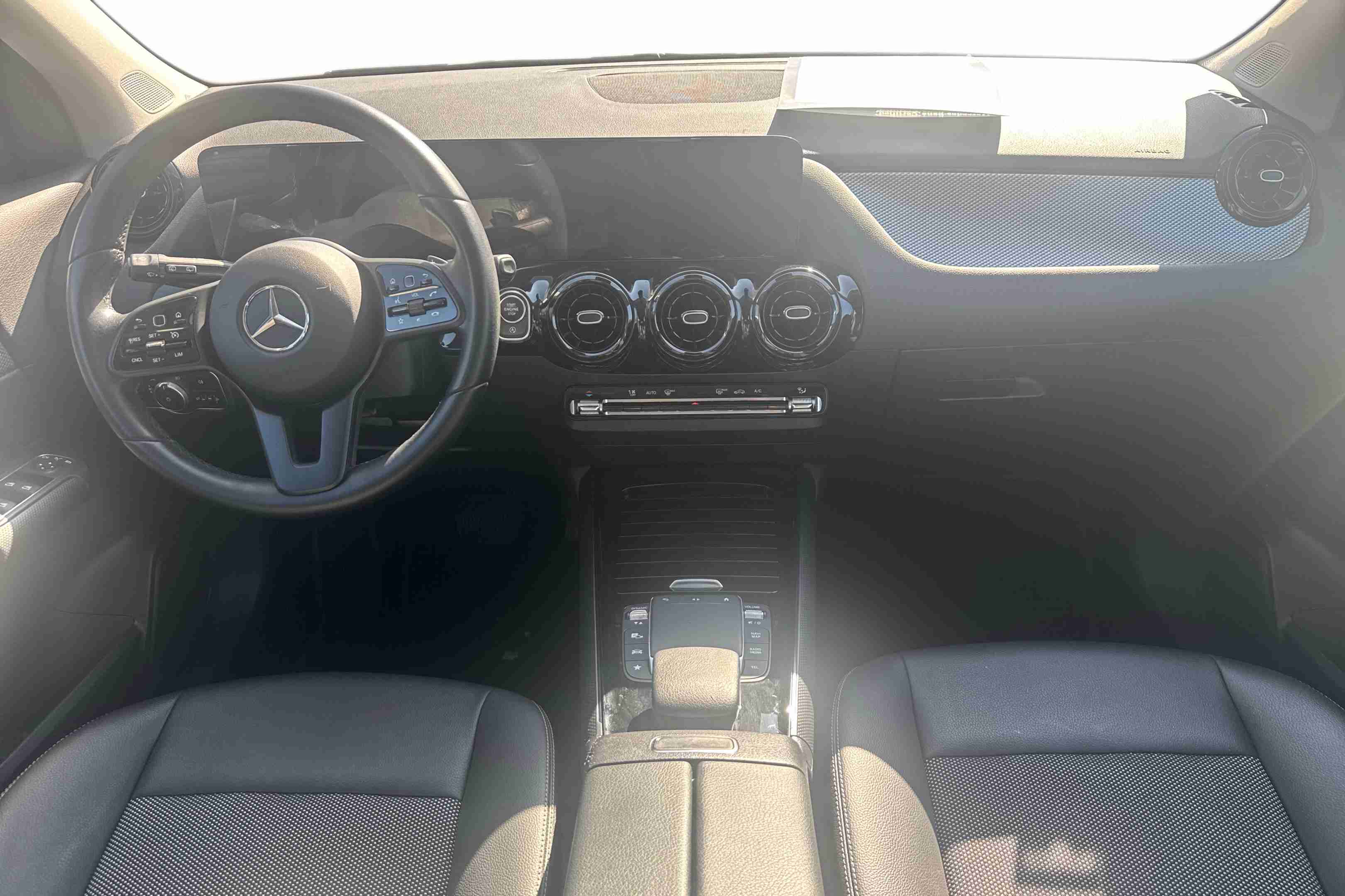 Mercedes-Benz Classe GLA GLA 180 d — fotografia 9