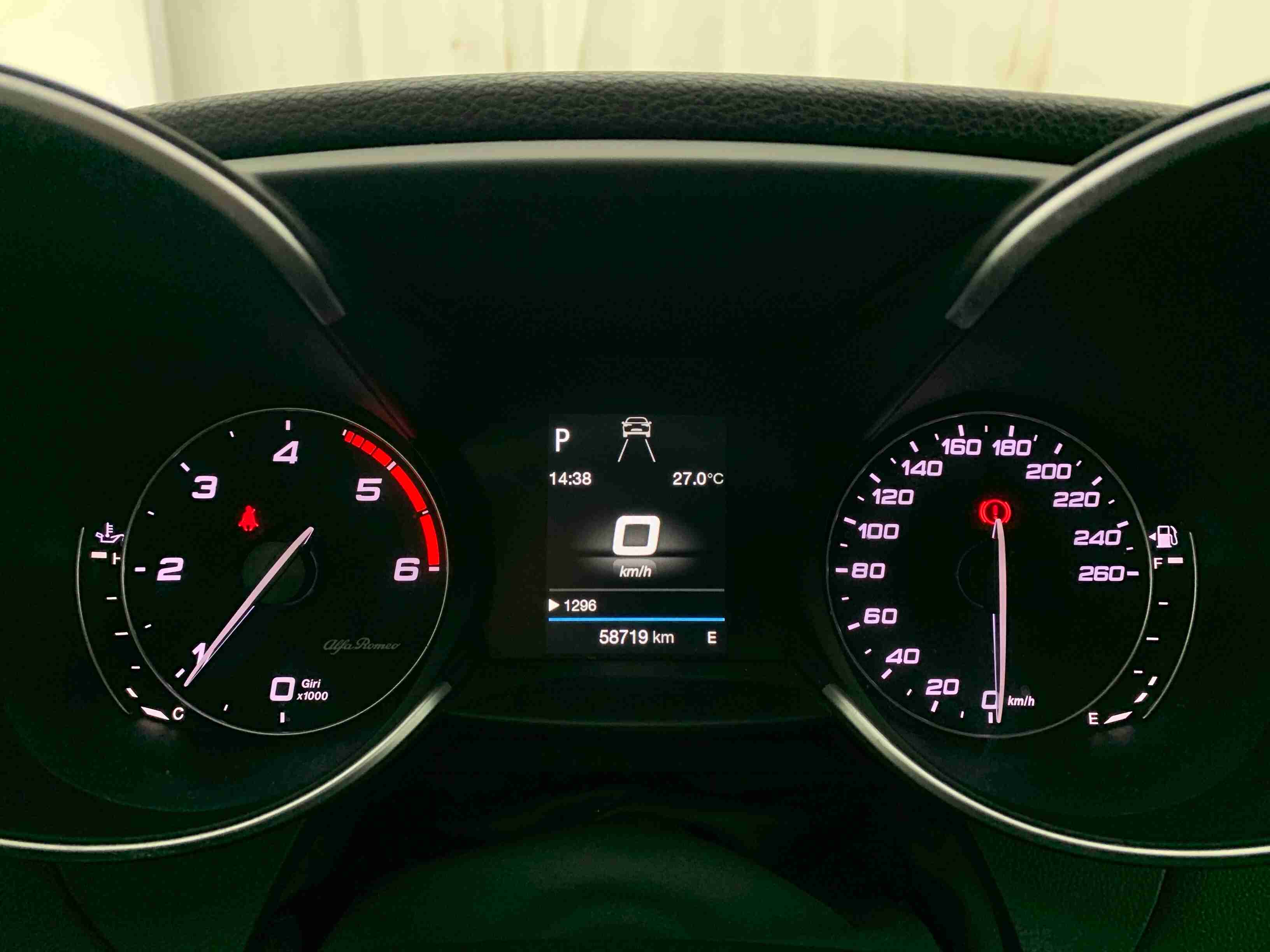 Alfa Romeo Giulia Giulia 2.2 D Super AT8 — fotografia 8