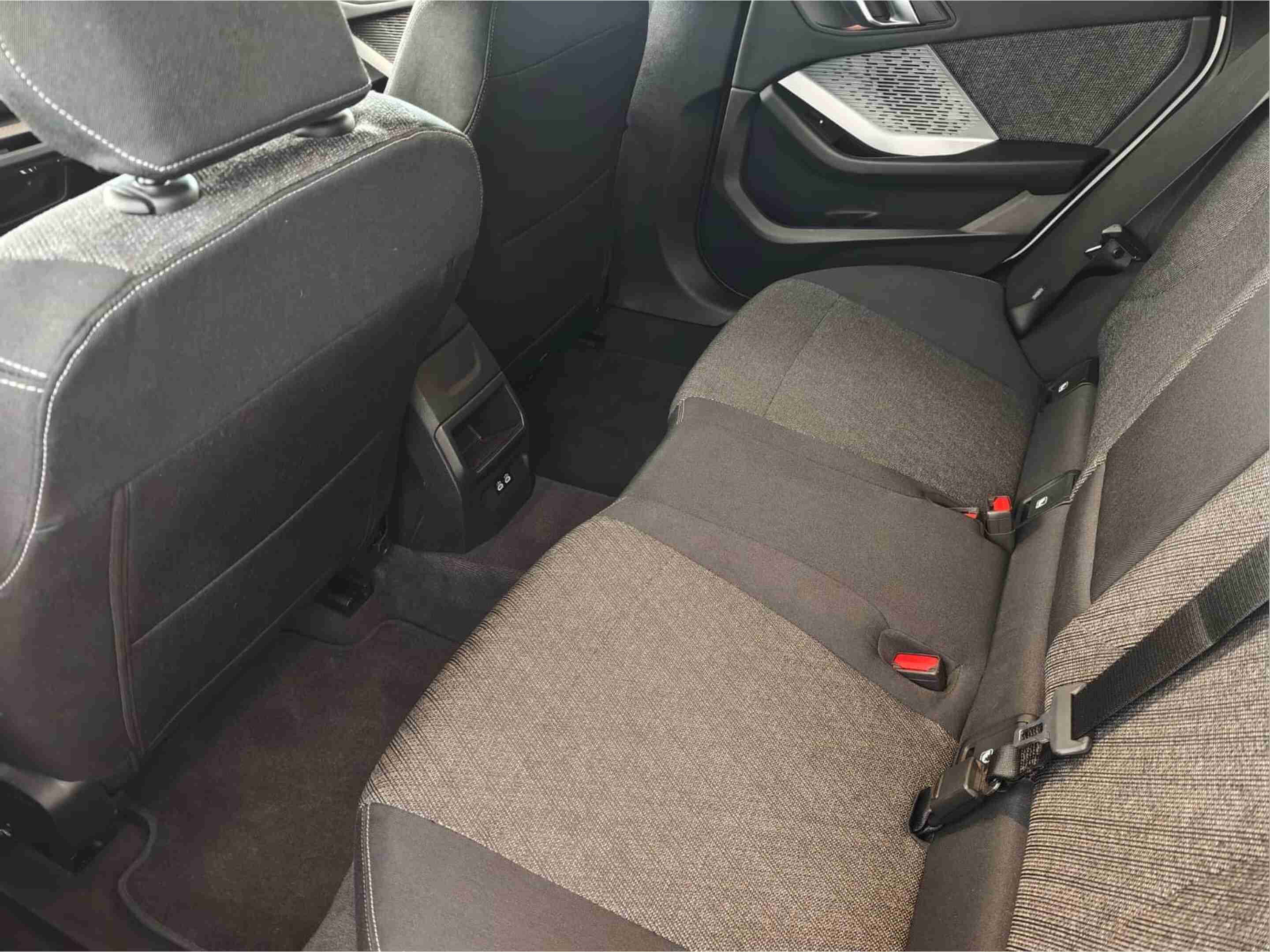 BMW Série 2 216 — fotografia 9