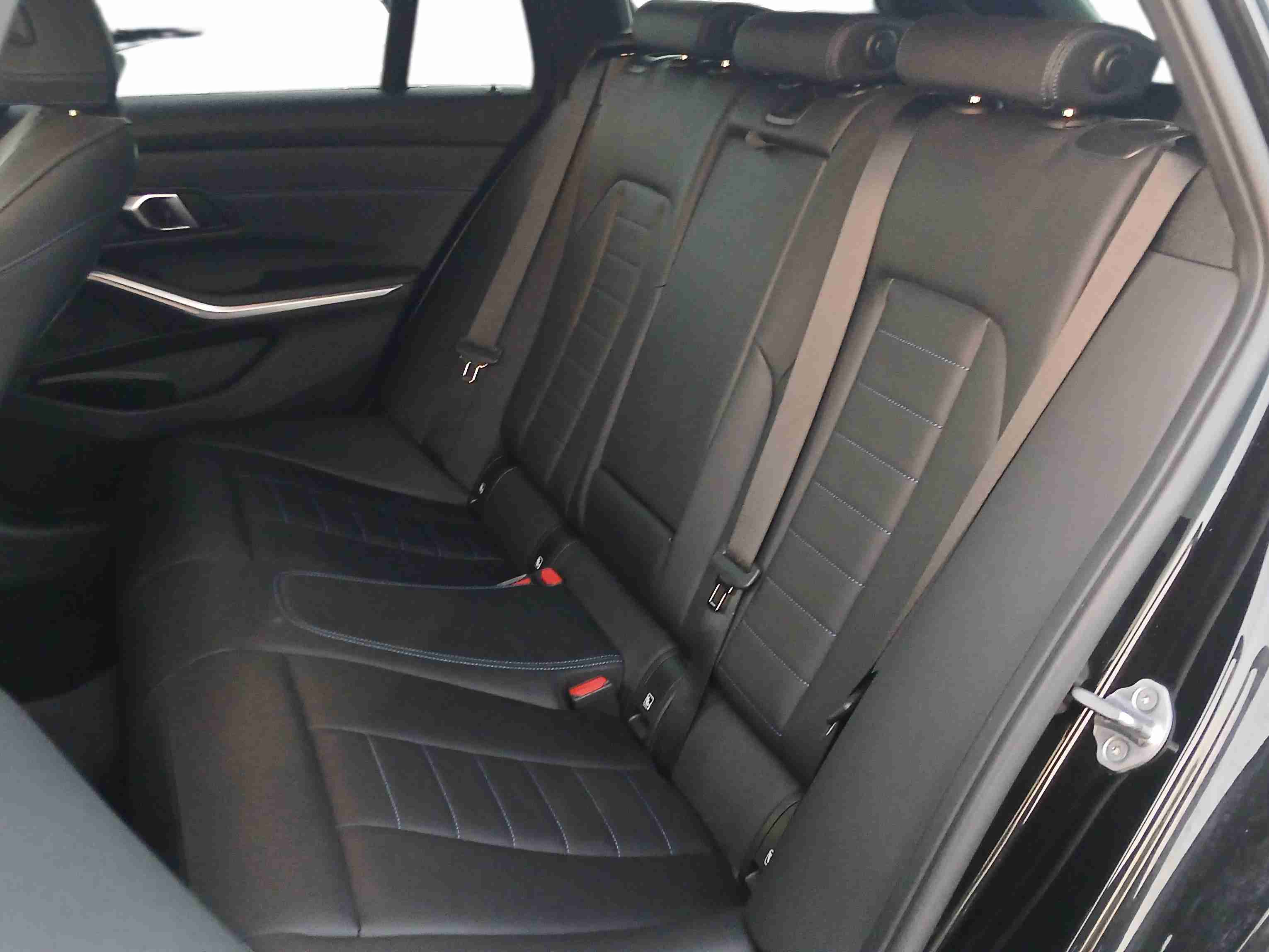 BMW Série 3 320 d Touring Pack Desportivo M Auto — fotografia 9