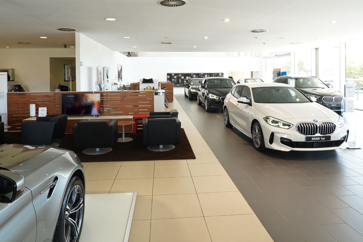 Santogal Bmw Loures Stand 2