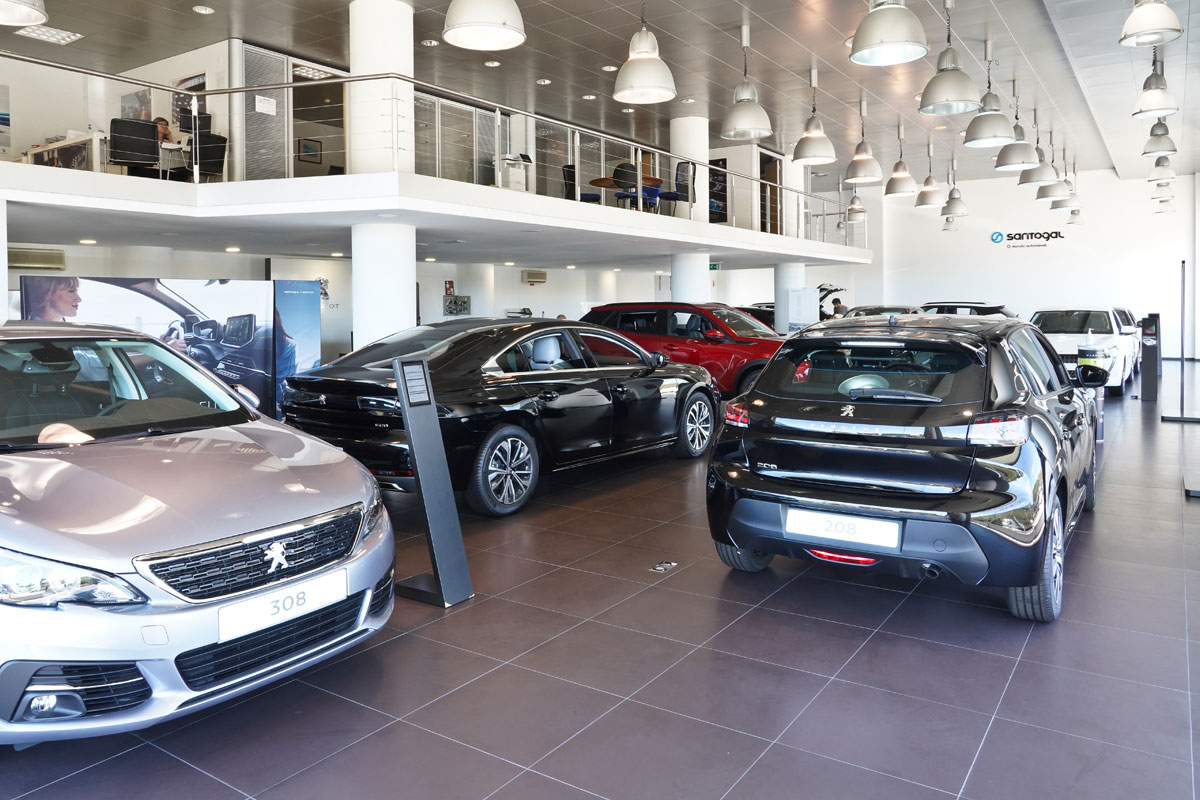 Santogal Peugeot Cacem Stand 2
