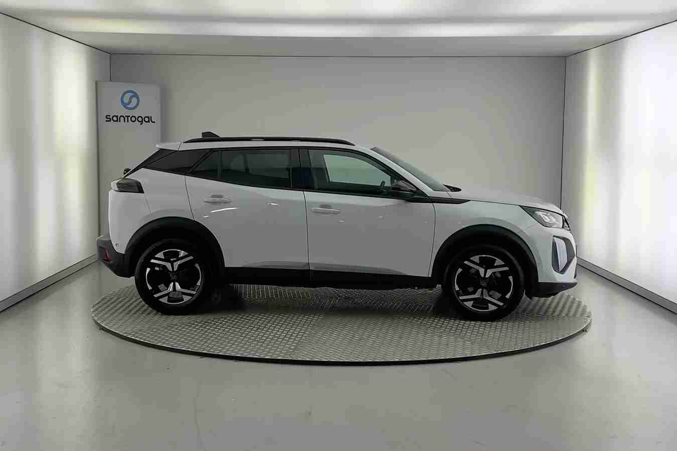 PEUGEOT - 2008 - 2008 1.2 Allure — photo 4