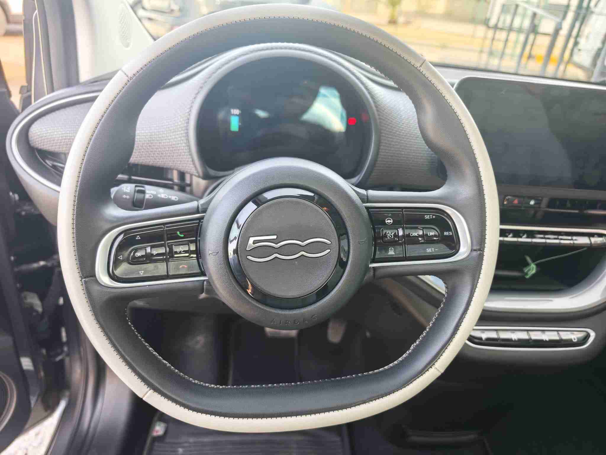 Fiat 500e 500e 42 kWh La Prima by Bocelli — fotografia 9
