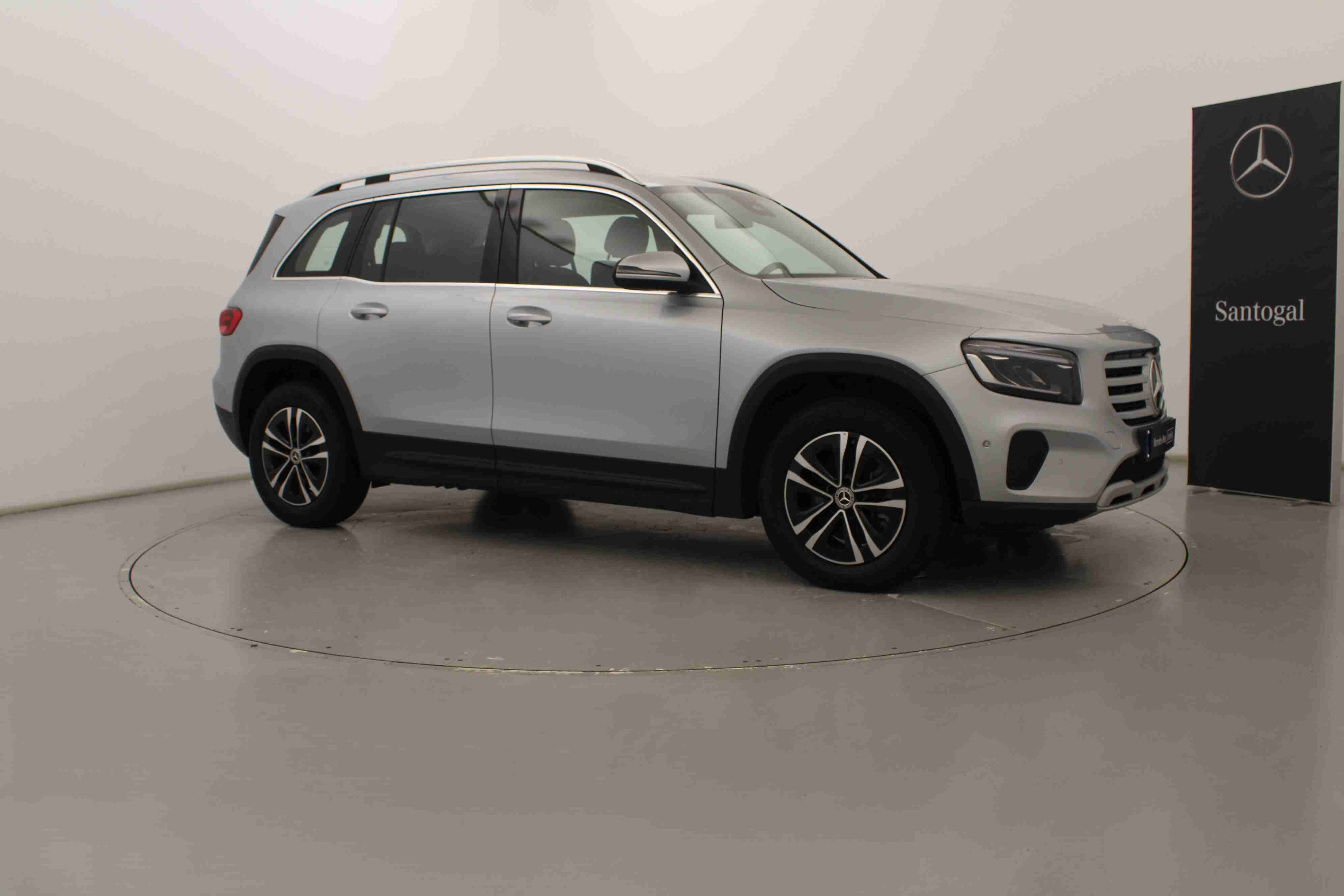 MERCEDES - GLB - GLB 180 d — photo 3