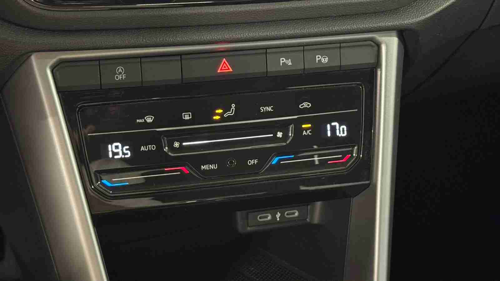 Volkswagen T-Roc T-Roc 1.0 TSI Life — fotografia 13