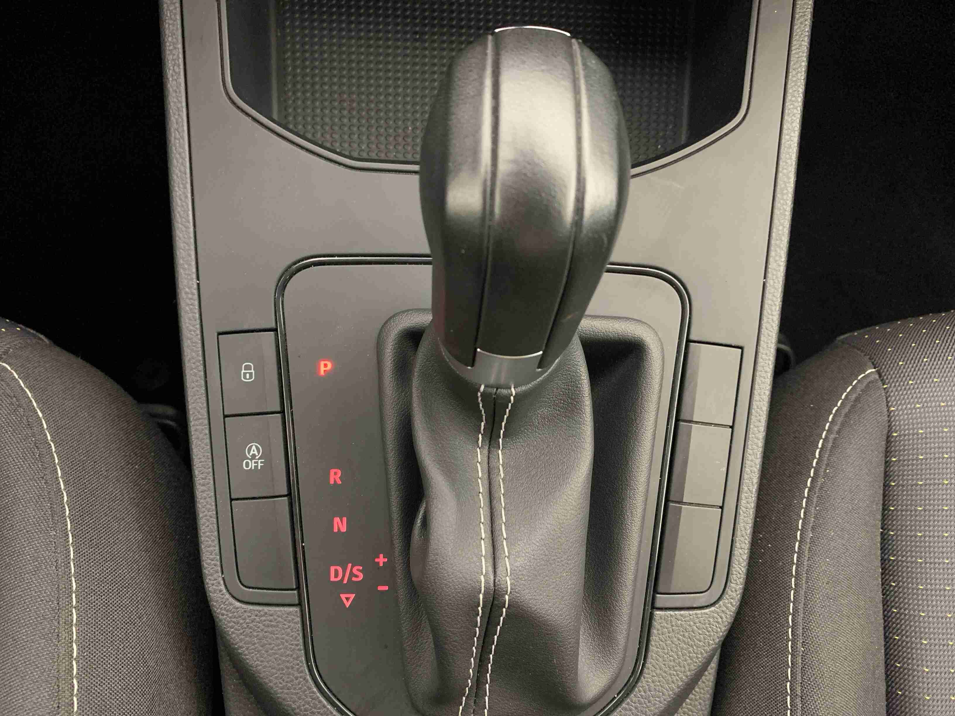 SEAT Ibiza Ibiza 1.0 TSI Style DSG — fotografia 10