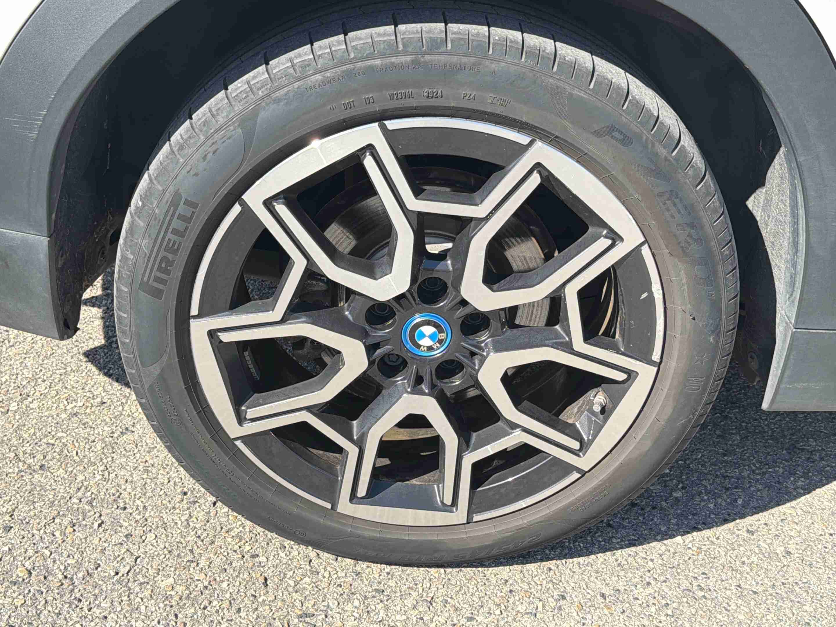 BMW iX2 iX2 eDrive20 — fotografia 12