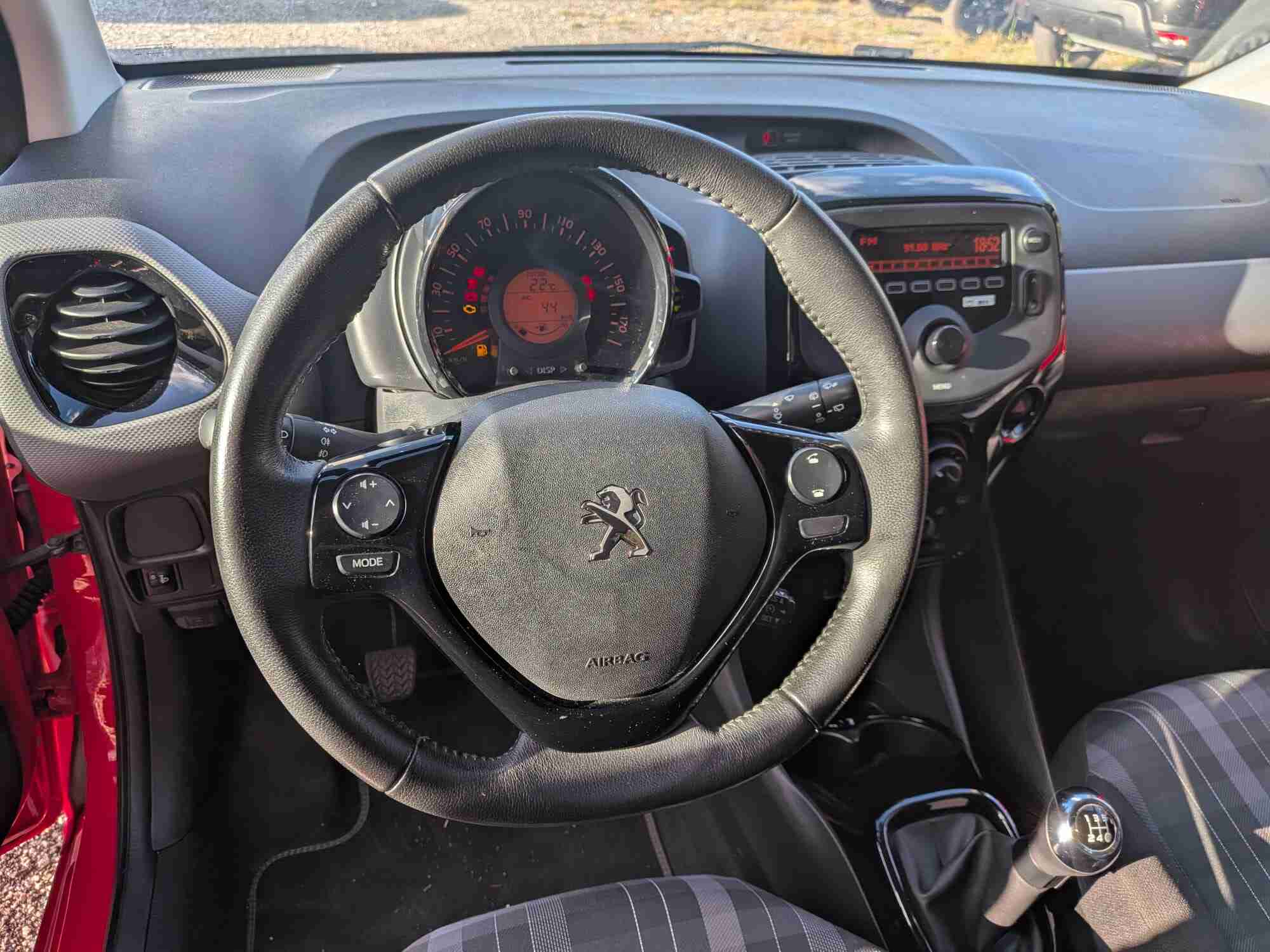 Peugeot 108 108 1.0 VTi Style — fotografia 8