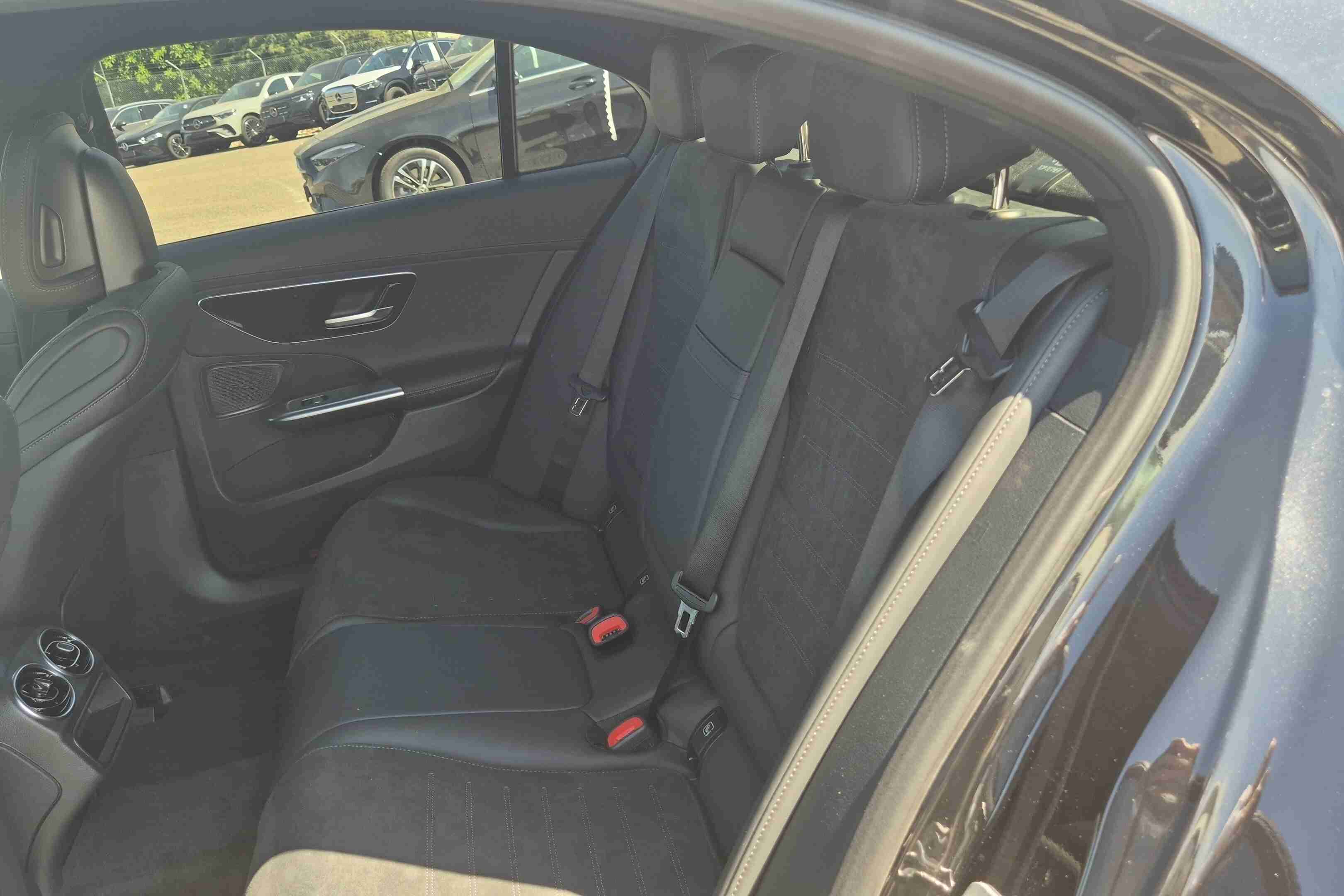 Mercedes-Benz Classe C C 300 de — fotografia 10