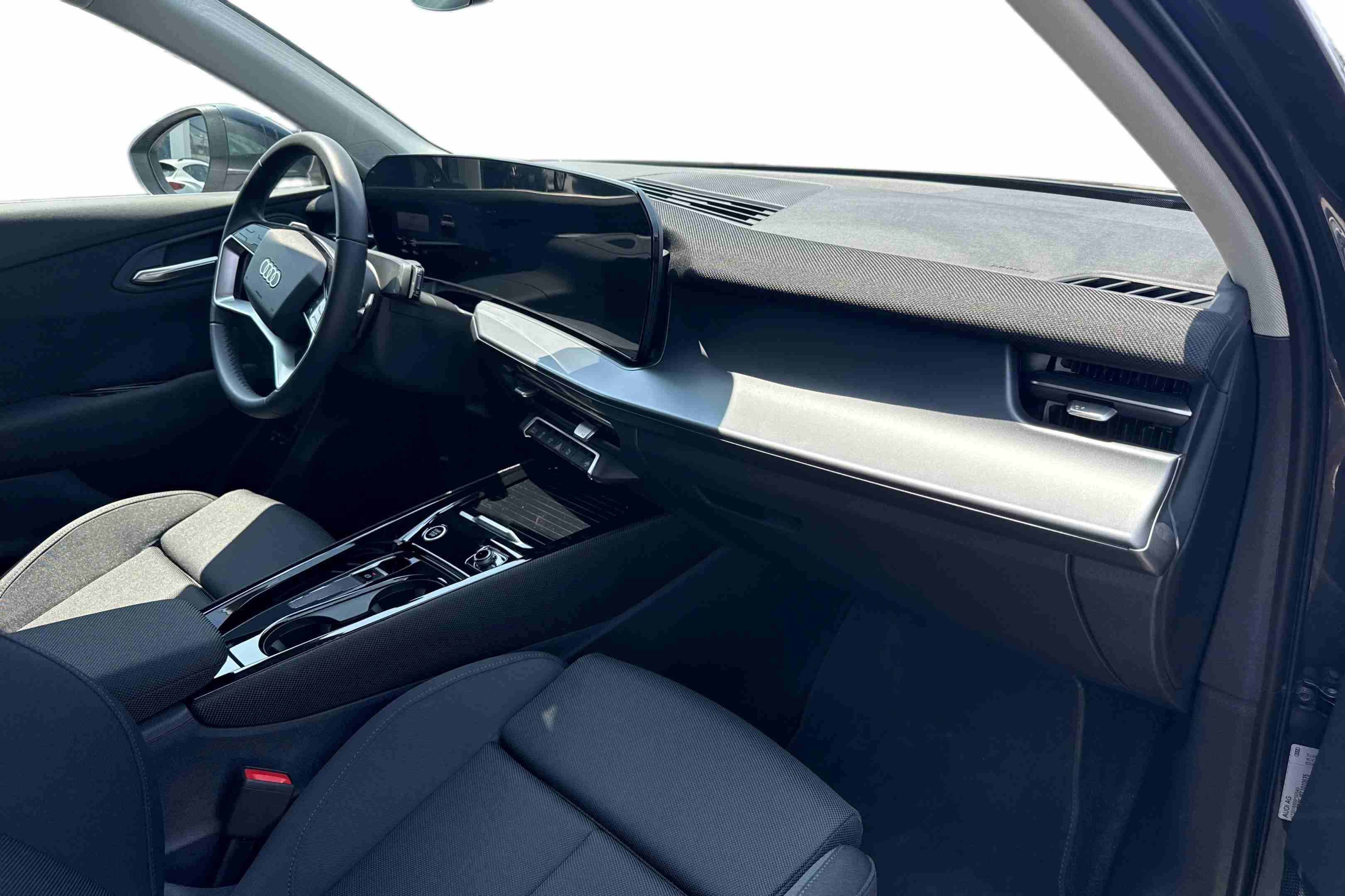 Audi Q3 Q3 e-hybrid S tronic — fotografia 8