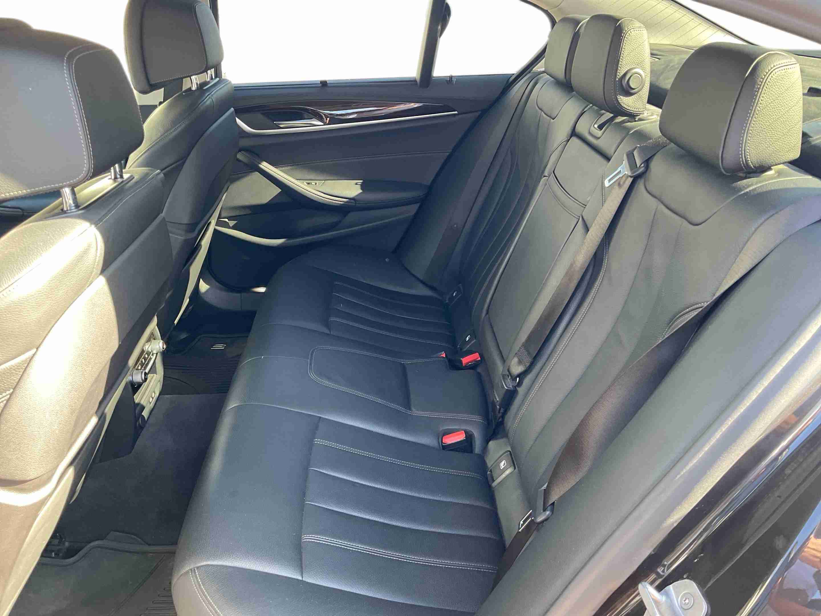 BMW Série 5 530 e iPerformance Pack M — fotografia 9