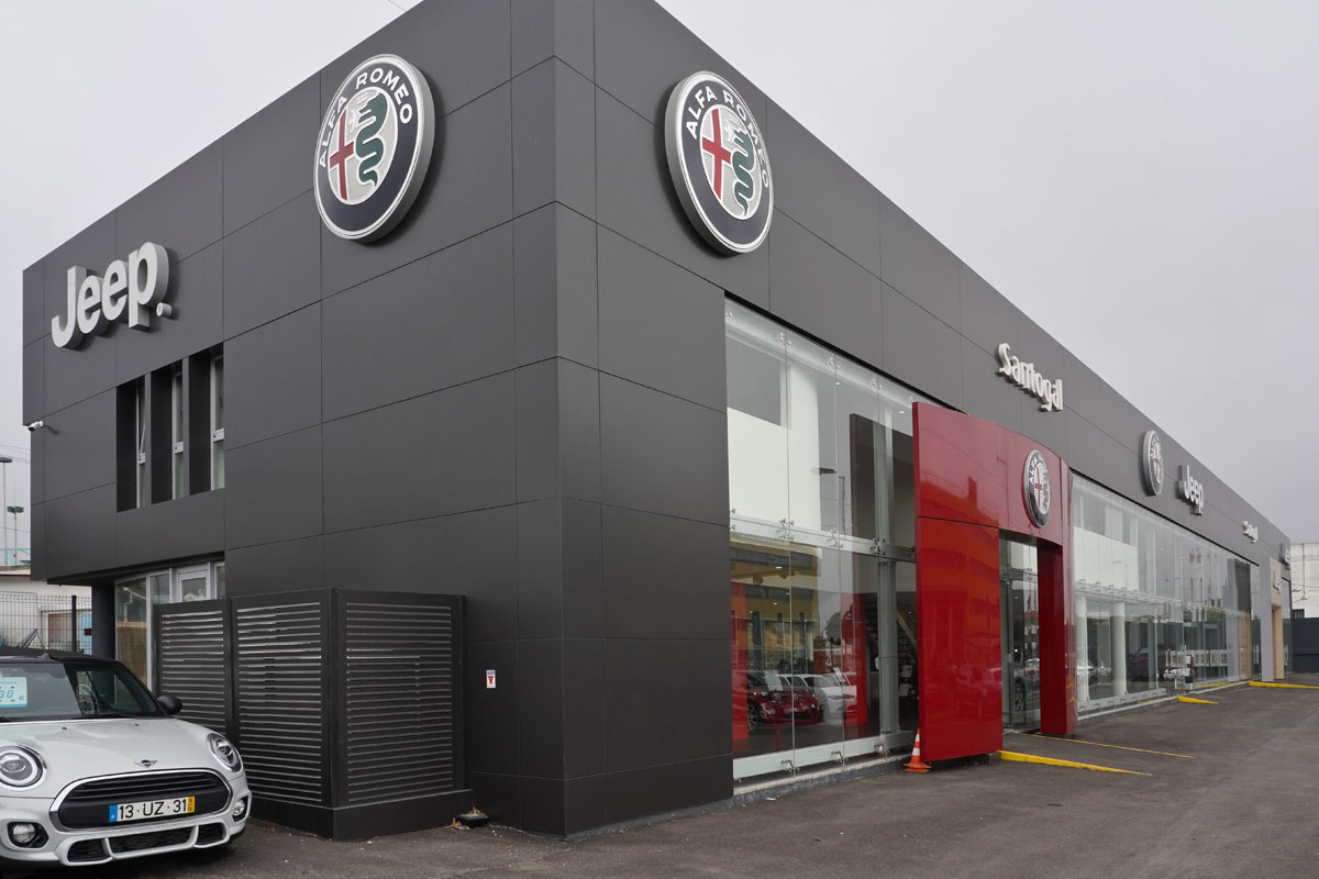 Santogal Alfa Romeo Stand Cascais 1