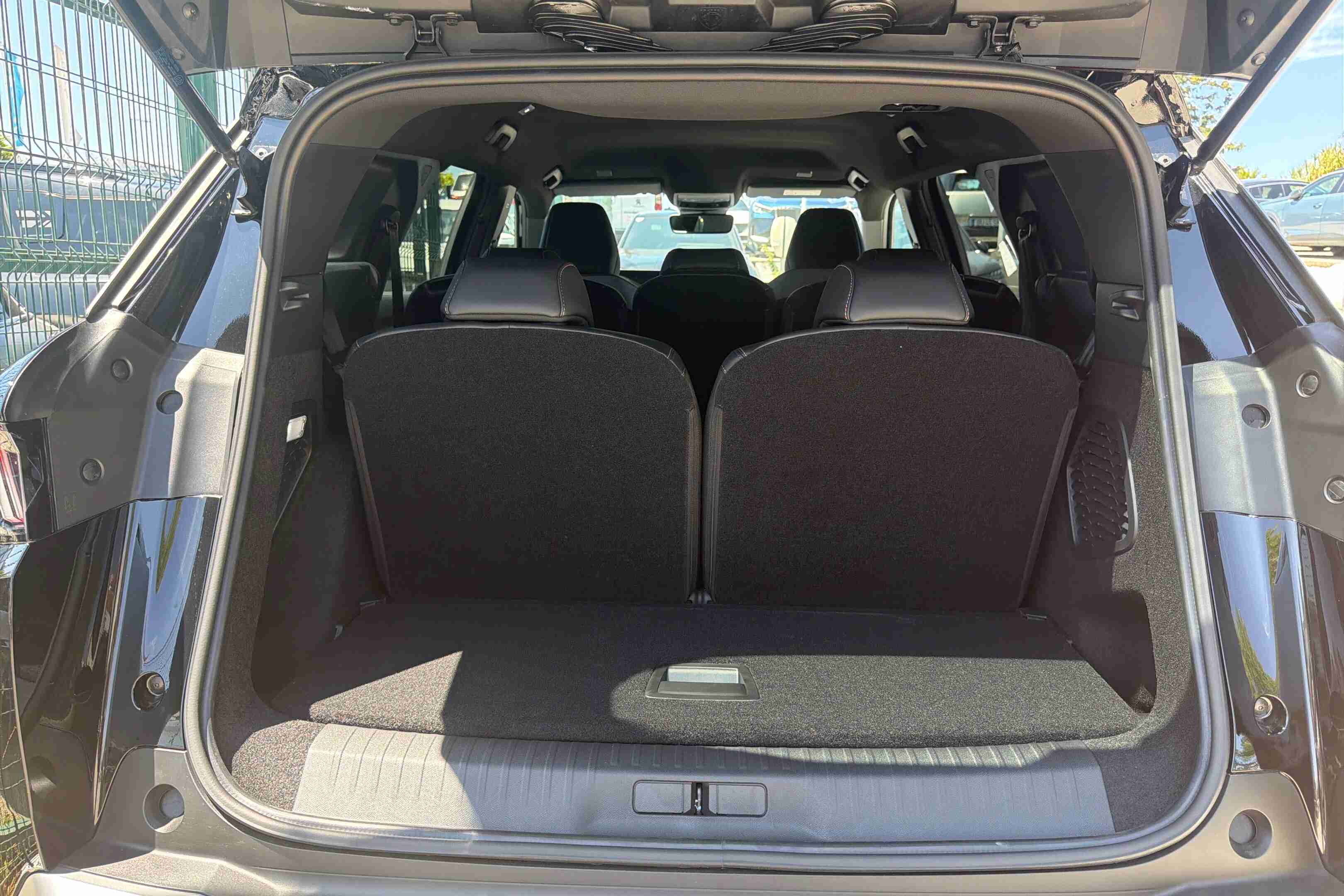 Peugeot 5008 5008 1.2 Hybrid Allure e-DCS6 — fotografia 11