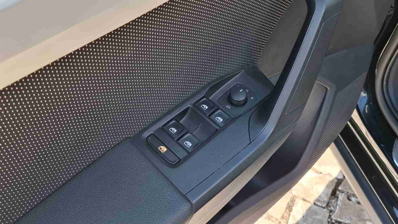 SEAT Arona Arona 1.0 TSI Xcellence DSG — fotografia 23