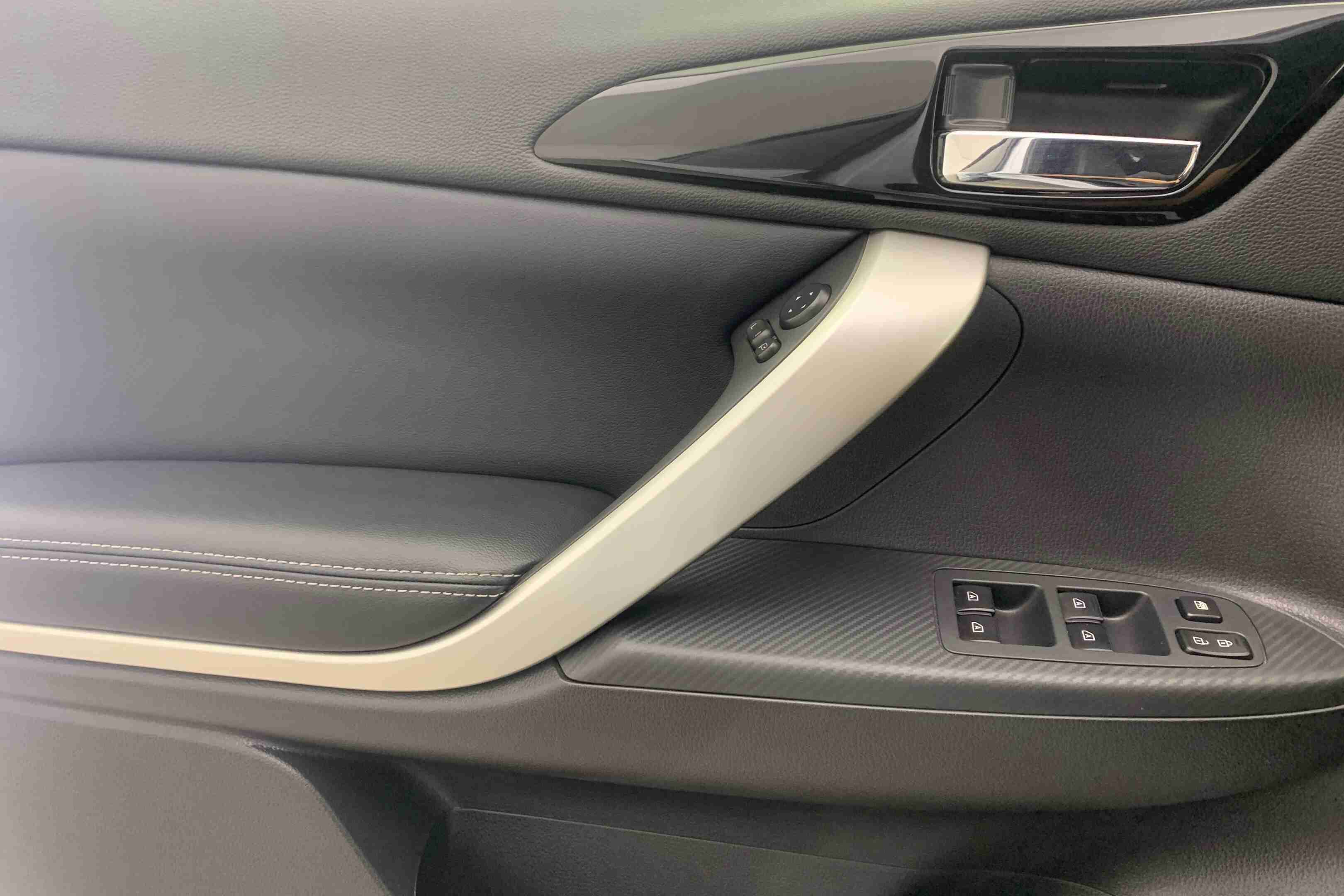 Mitsubishi Eclipse Eclipse Cross 1.5 MIVEC Black Edition — fotografia 12