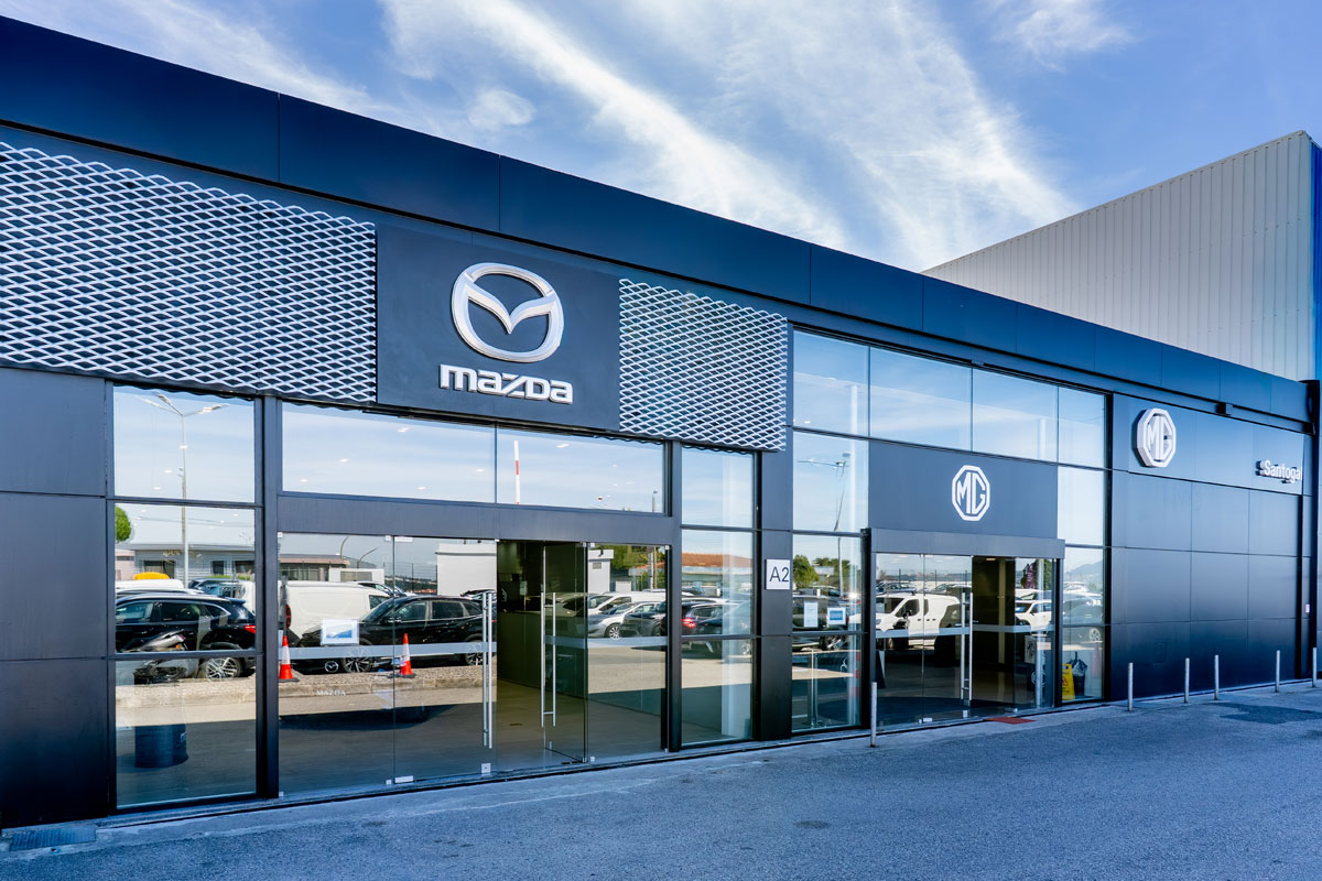 Santogal Mazda Cacem Stand 1 (1)