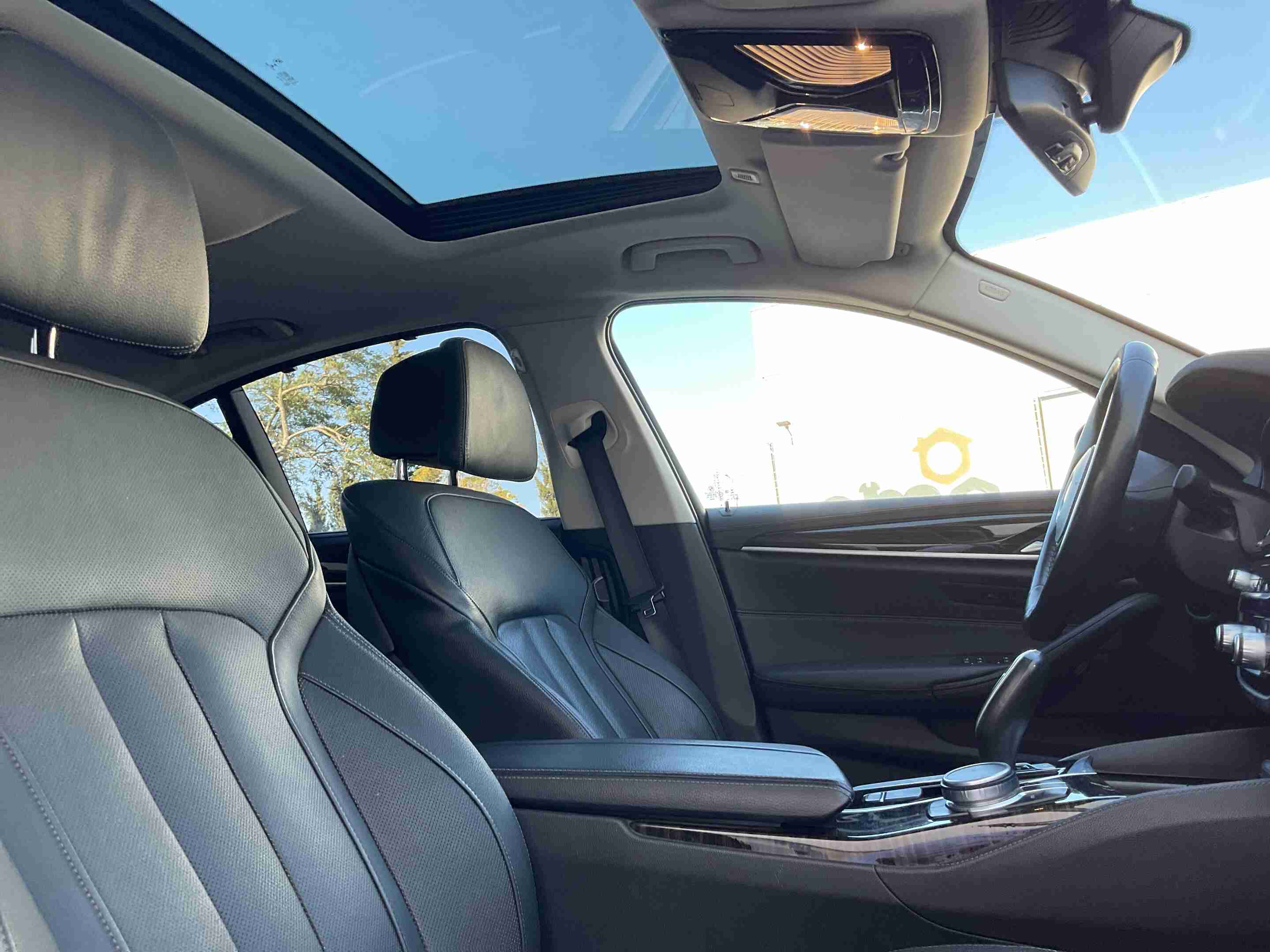 BMW Série 5 530 e iPerformance Pack M — fotografia 15