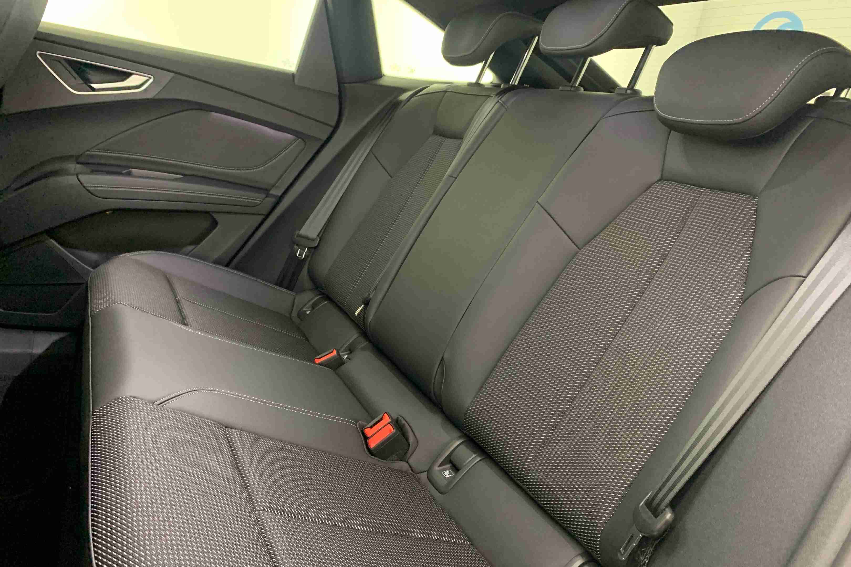 Audi Q4 Q4 SB 82 kWh Performance — fotografia 16