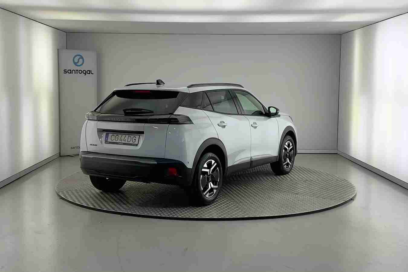 PEUGEOT - 2008 - 2008 1.2 Allure — photo 5