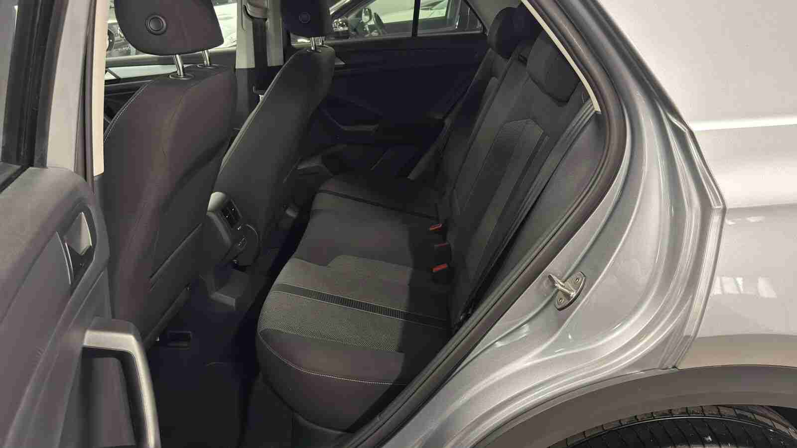 Volkswagen T-Roc T-Roc 1.0 TSI Life — fotografia 15