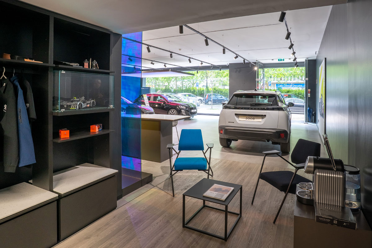 Santogal Peugeot Lisboa Avenida Republica Stand 3 (1)