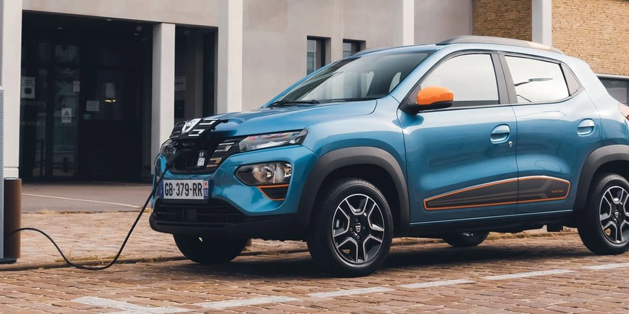 DACIA SPRING Slider Grande#1