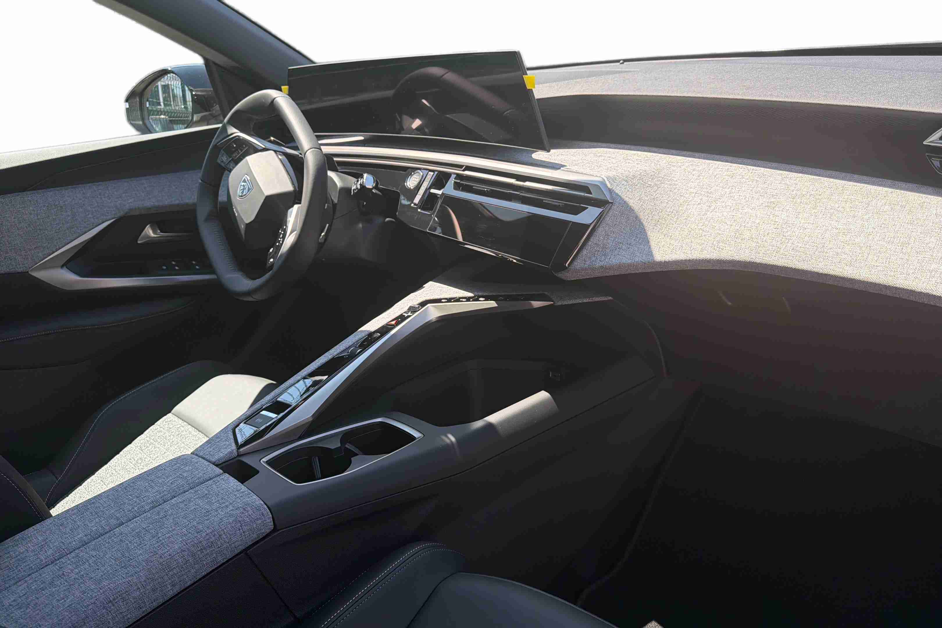Peugeot 5008 5008 1.2 Hybrid Allure e-DCS6 — fotografia 8